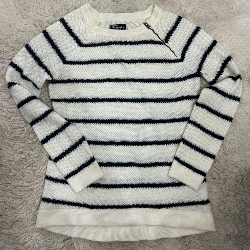 Abercrombie white and black striped sweater